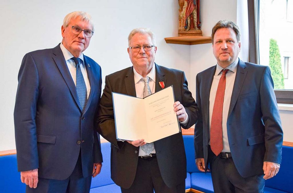 VerleihungVerdienstkreuzFuhr02 lowA