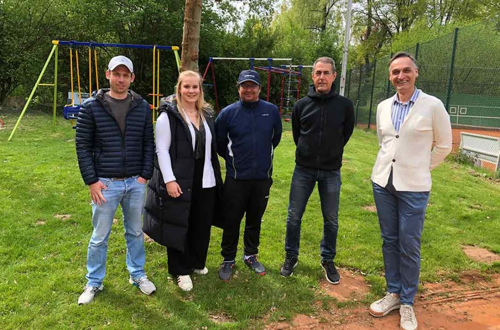 Sportwart Samir Shnayien re und das neue Trainerteam