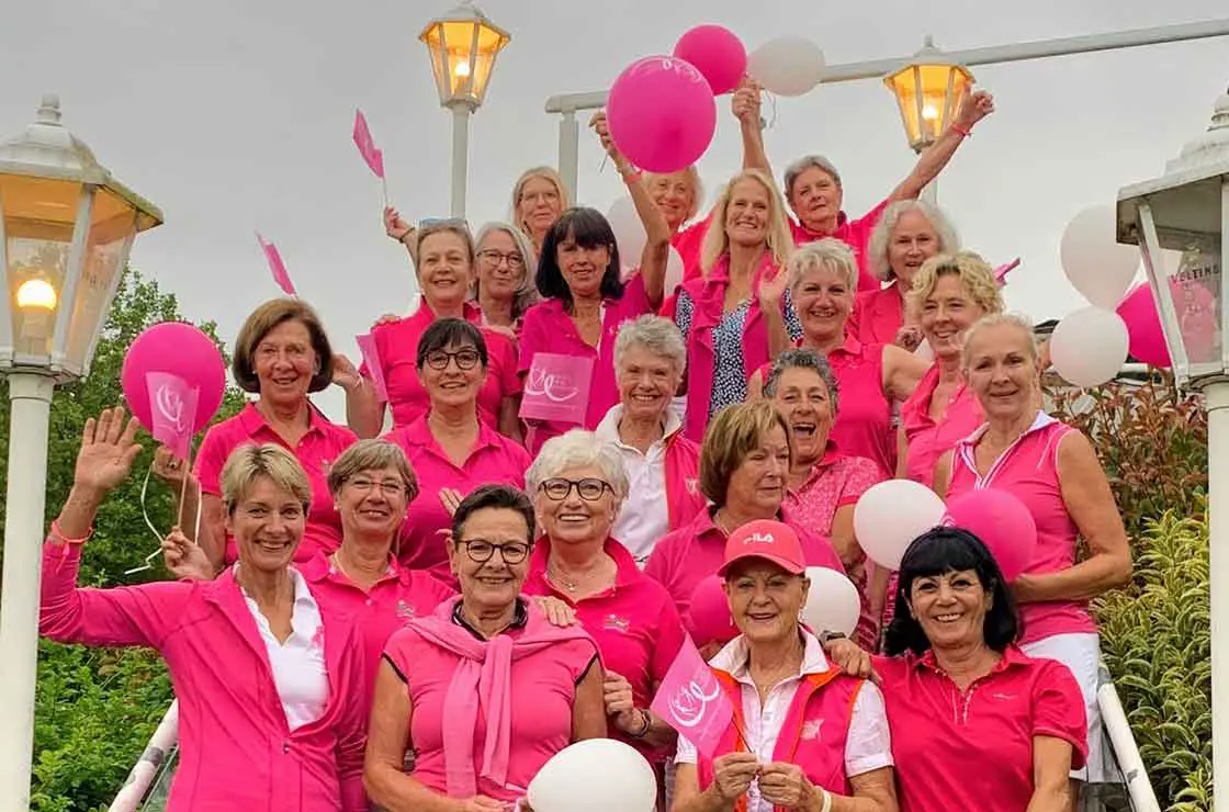 Pink Ribbon: „Pretty in Pink“ für den guten Zweck: Das Teilnehmerfeld des Benefizturniers „Pink Ribbon“ im Golfclub Waldbrunnen - Foto: Golfclub Waldbrunnen