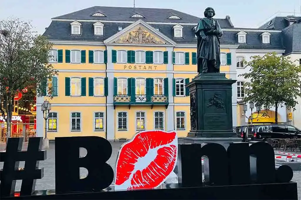 Erster Standort des Selfie Points auf dem Münsterplatz - Foto: City-Marketing Bonn