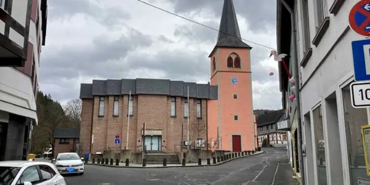 rueckbau der katholischen kirche st maria magdalena in rheinbreitbach 1678791560 desktop
