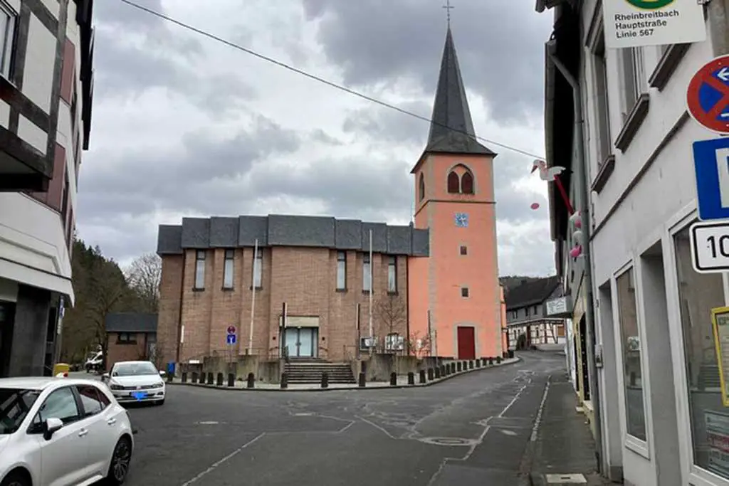 rueckbau der katholischen kirche st maria magdalena in rheinbreitbach 1678791560 desktop