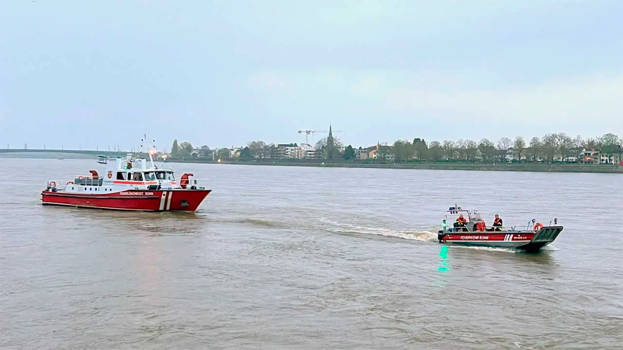 rettungsboot feuerwehr rhein