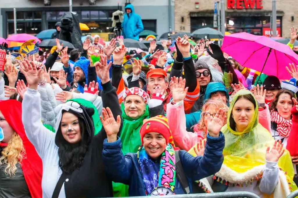 weiberfastnacht beuel