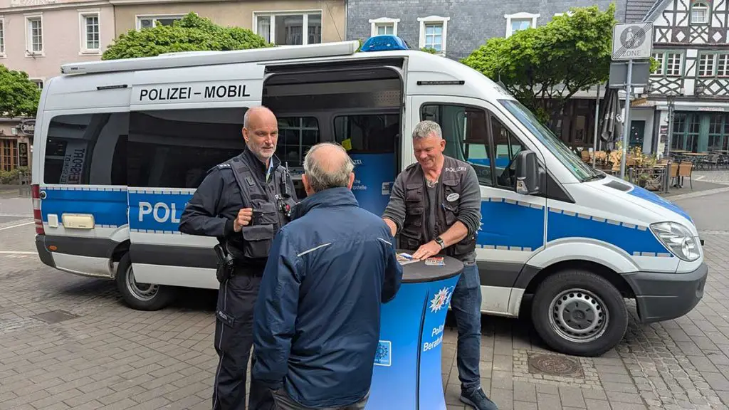 Polizei mobil3