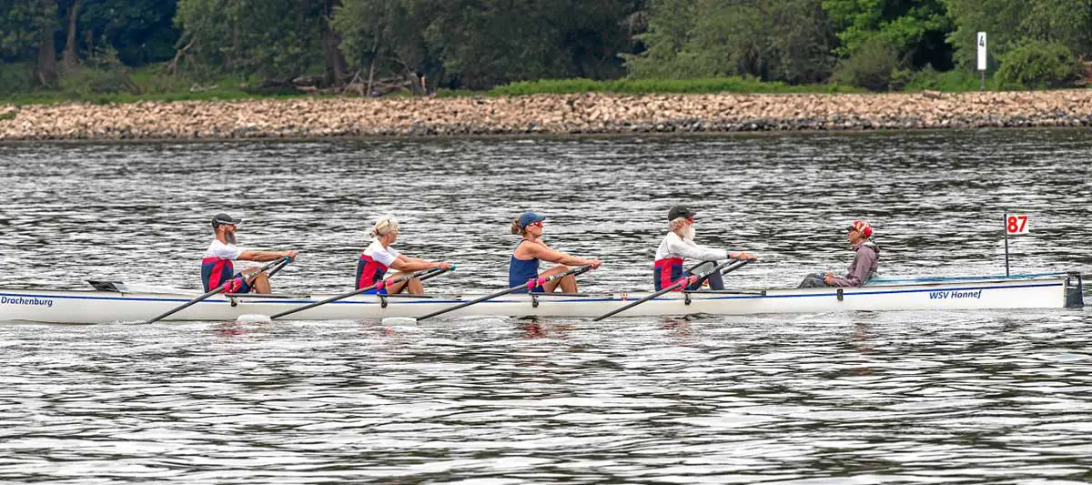 Gold und Silber für WSVH-Ruderinnen und -Ruderer bei der EUREGA 2025 2 Eurega Team WSVH auf Wasser