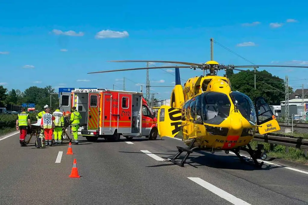 Schwerer Unfall auf der A59: Acht Verletzte und Vollsperrung 2 Unbenannt 3