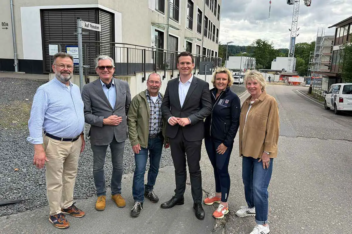 Bürgermeisterkandidat Herzog besucht Baugebiet „Auf Penaten“ in Rhöndorf 2 Foto Auf Penaten Minikreisel