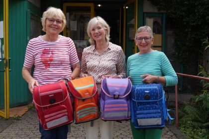 Spendenübergabe schulranzen