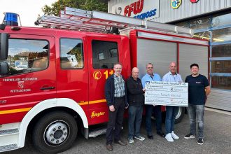 Spendenuebergabe Feuerwehr Aegidienberg