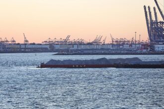 Industrieanlagen (Archiv)