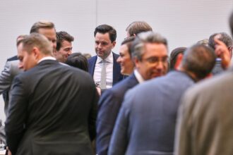 Johannes Winkel und andere Renten-Rebellen am 02.12.2025