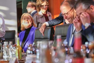 Bärbel Bas und Friedrich Merz im Kabinett