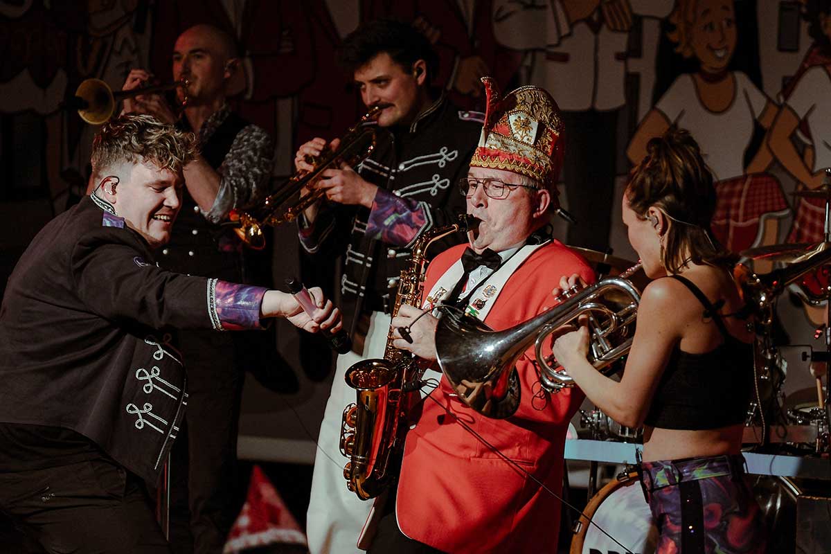 Kölsche Klänge, volle Reihen, beste Stimmung bei „Jeck is jeil“ 2 Jeck is jeil 27