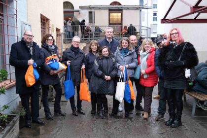 Spendenuebergabe Verein fuer Gefaehrdetenhilfe Bonn 1