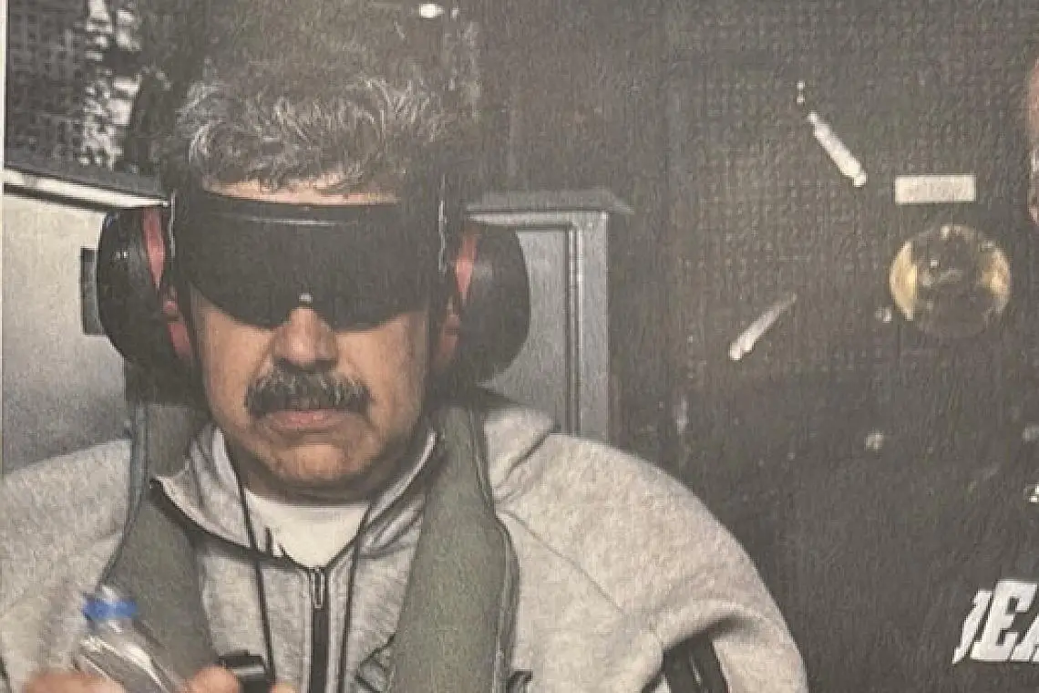 Von US-Präsident Donald Trump veröffentlichtes Foto von Maduro nach Festnahme am 03.01.2026