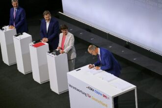 Unterzeichnung Koalitionsvertrag zwischen CDU, CSU und SPD (Archiv)