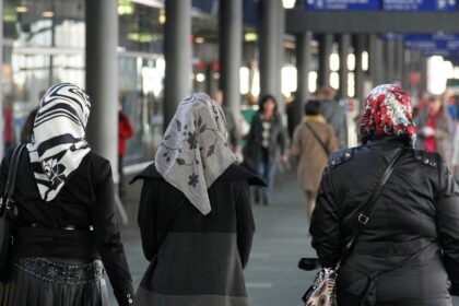 Frauen mit Kopftuch (Archiv)