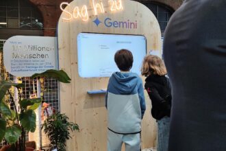 Kinder schauen sich Gemini an (Archiv)