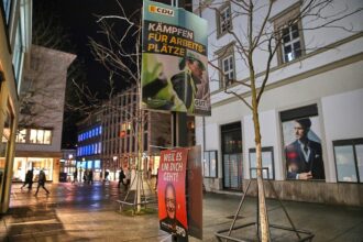 Wahlplakate zur Landtagswahl von CDU und SPD in Baden-Württemberg (Archiv)