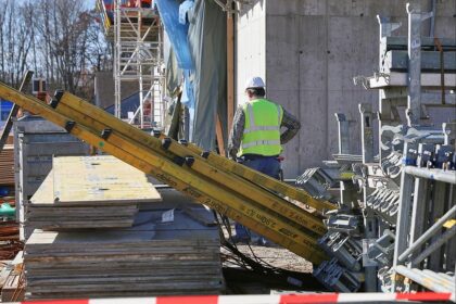 Bauarbeiter auf Baustelle (Archiv)