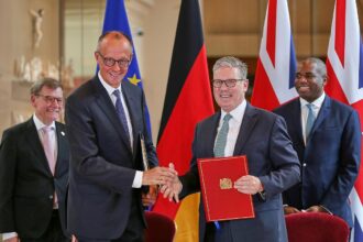 Unterzeichnung von Freundschaftsvertrag Deutschland-UK (Archiv)