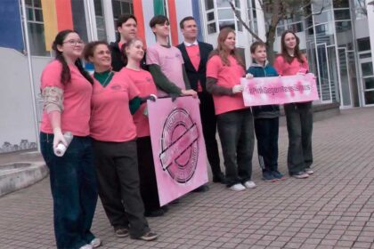 pink gegen rassismus