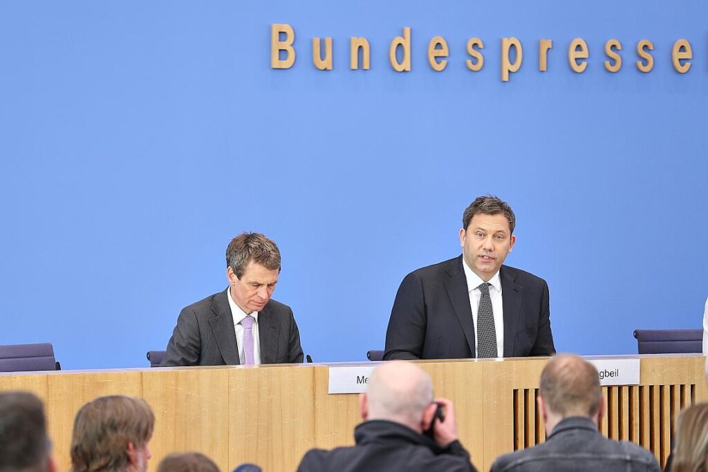 Lars Klingbeil in der Bundespressekonferenz am 29.04.2026