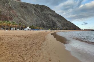 Weißer Sandstrand auf Teneriffa (Archiv)
