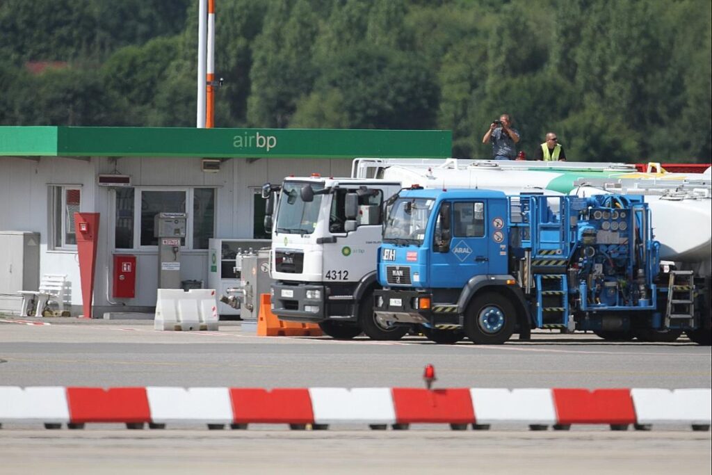 Kerosin-Tankstelle (Archiv)