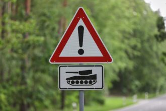 Warnung vor Panzern (Archiv)