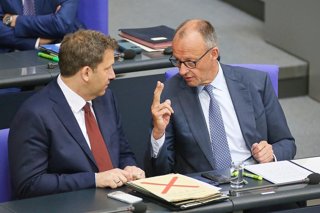 Lars Klingbeil und Friedrich Merz (Archiv)