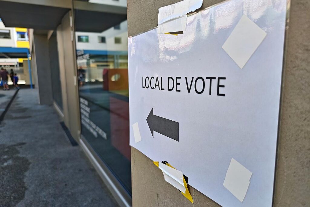 Wahllokal für Schweizer Volksabstimmung am 14.06.2026