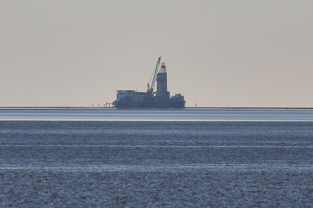 Ölbohrinsel Mittelplate in der Nordsee (Archiv)