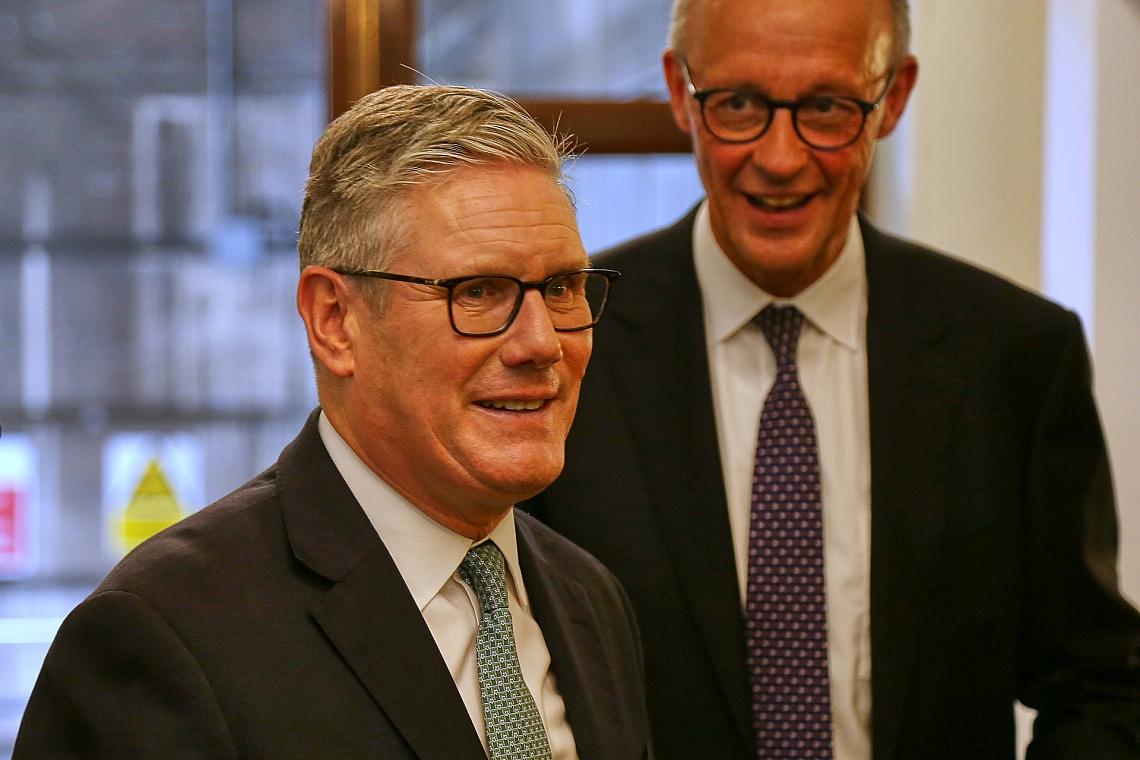 Keir Starmer und Friedrich Merz (Archiv)