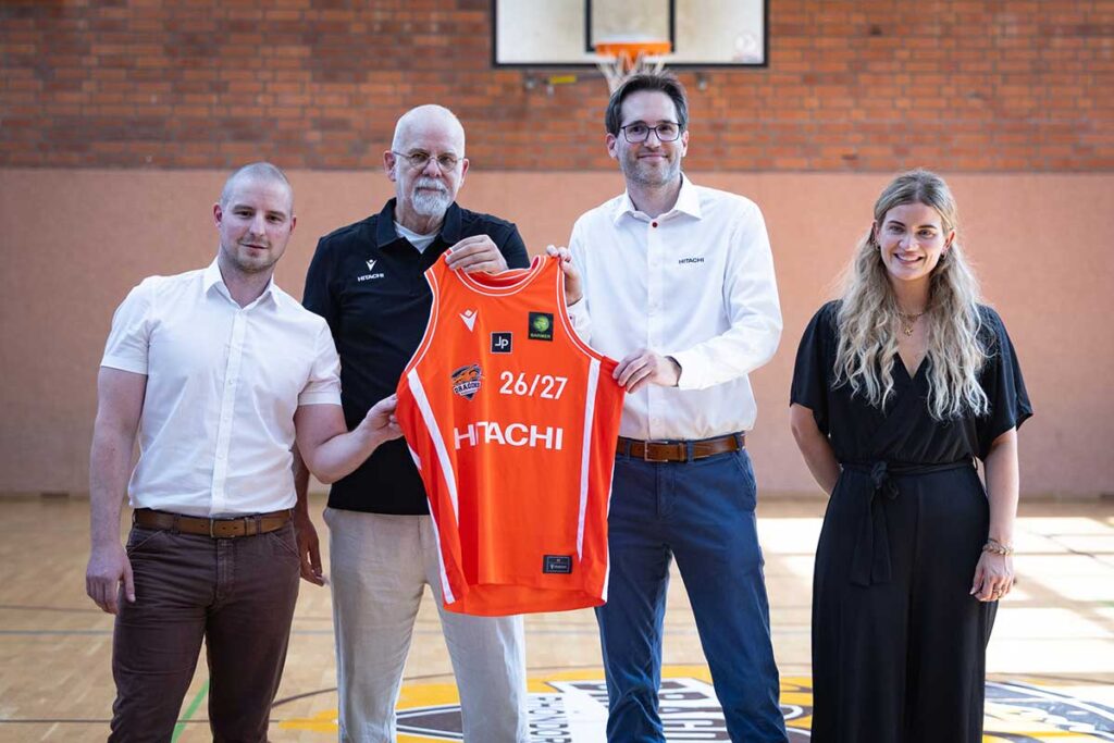 Dragons Rhoendorf und Sponsor Hitachi 005