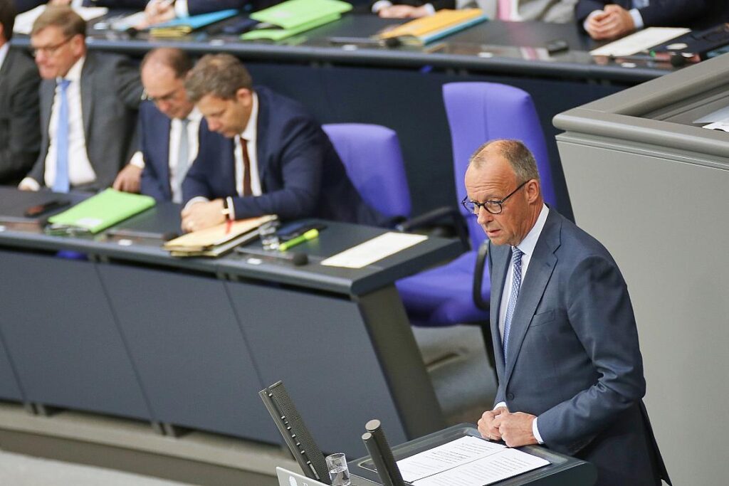 Friedrich Merz mit Ministern (Archiv)