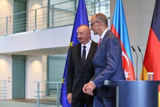 Ilham Alijew und Friedrich Merz am 21.07.2026