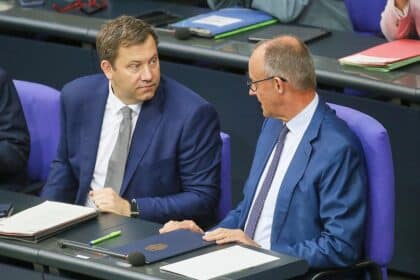 Lars Klingbeil und Friedrich Merz (Archiv)