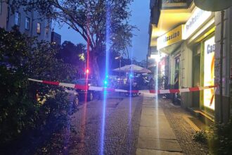 Polizei in der Berliner Graefestraße am 07.08.2026