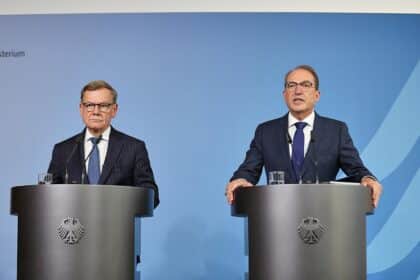 Johann Wadephul und Alexander Dobrindt am 01.09.2026