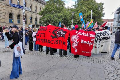 Demo zur Landtagswahl in Sachsen-Anhalt am Magdeburger Hauptbahnhof