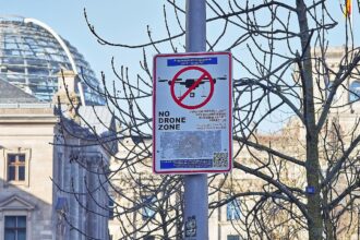 Drohnen-Verbots-Schild am Bundestag