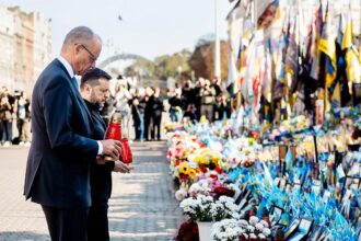 Friedrich Merz und Wolodymyr Selenskyj am 04.10.2026