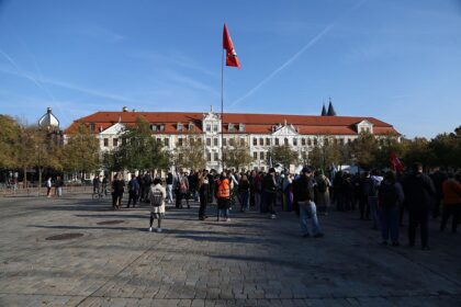 Anti-AfD-Protest vor dem Landtag von Sachsen-Anhalt am 06.10.2026
